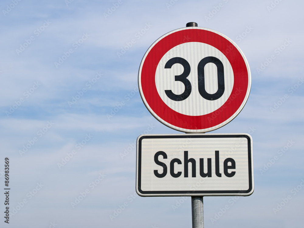 Achtung Schule - Schüler - Gefahr - Tempo 30 - Verkehr Achtung Schule - Schüler - Gefahr - Tempo 30 - Verkehr