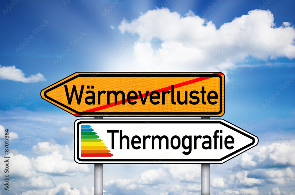 Obraz premium Haus mit Zettel, Schild mit Wegweiser und Thermografie, Wärmeverluste, Dämmung