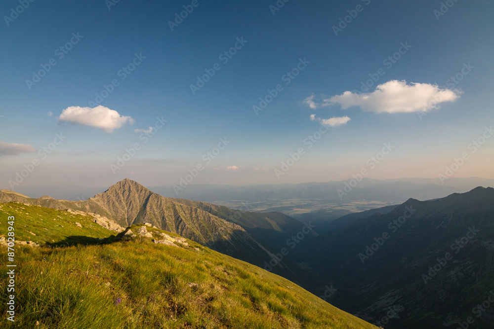 Fototapeta premium Amazing evening on ridge of the summer mountains