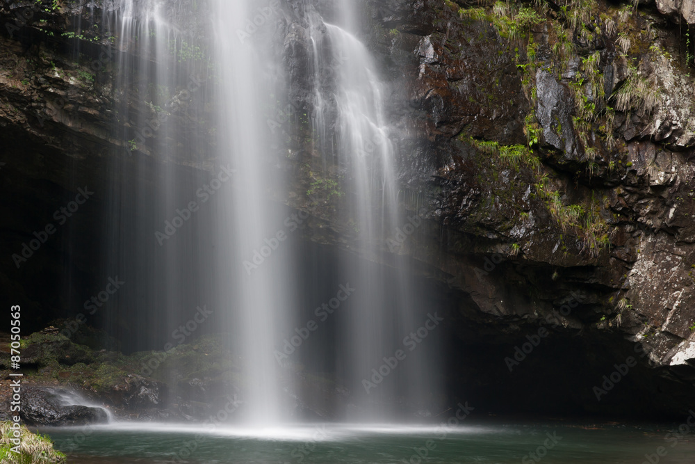白い糸の滝 白い糸の滝
