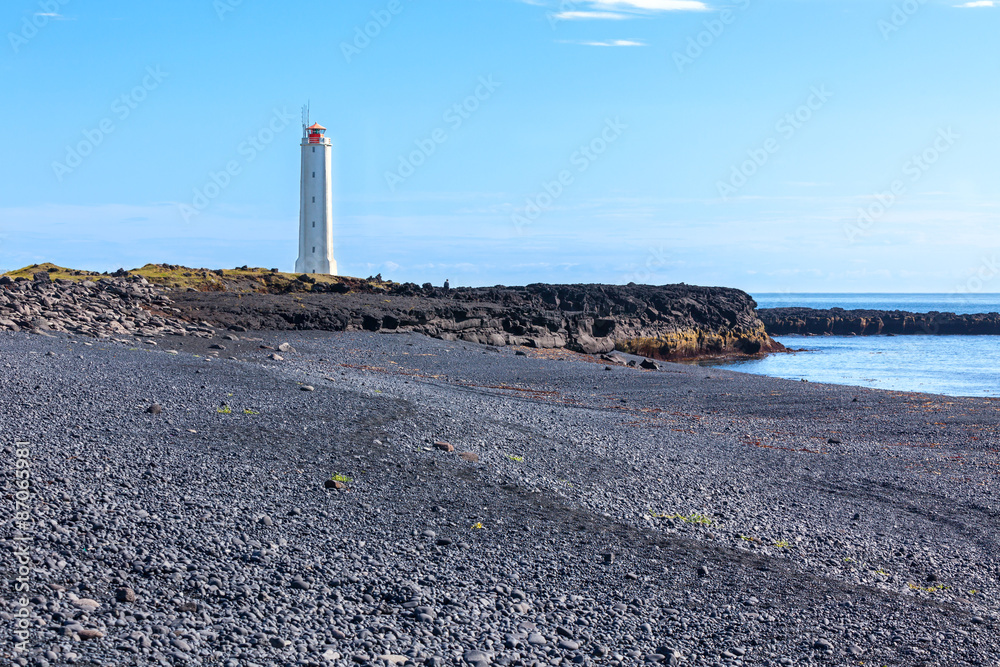 Obraz premium Lighthouse in West Iceland at sunny weather