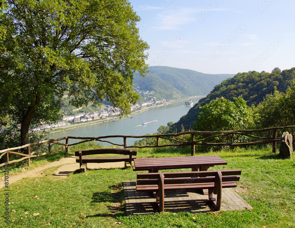 Mittelrhein Panorama mit Burg Pfalzgrafenstein im Hintergrund Mittelrhein Panorama mit Burg Pfalzgrafenstein im Hintergrund