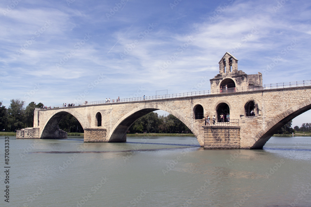 he Pont Saint-Benezet, especially known Pont d Avignon