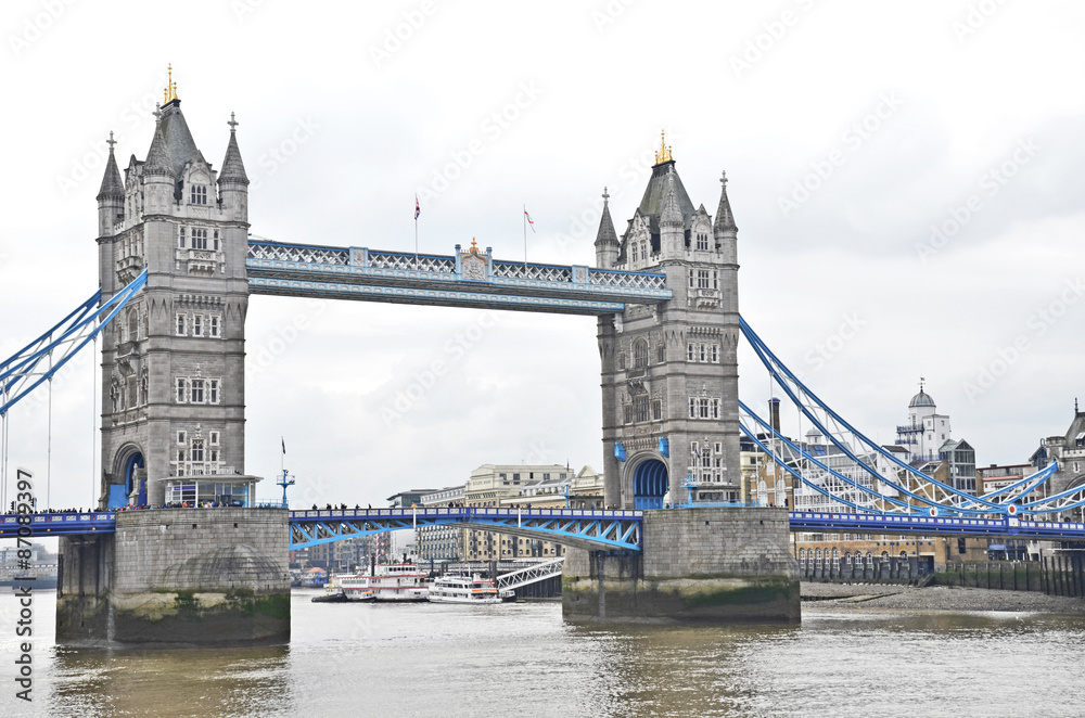 Fototapeta premium Tower Bridge in London