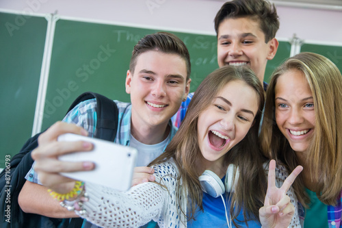 Obraz na płótnie teens w salonie