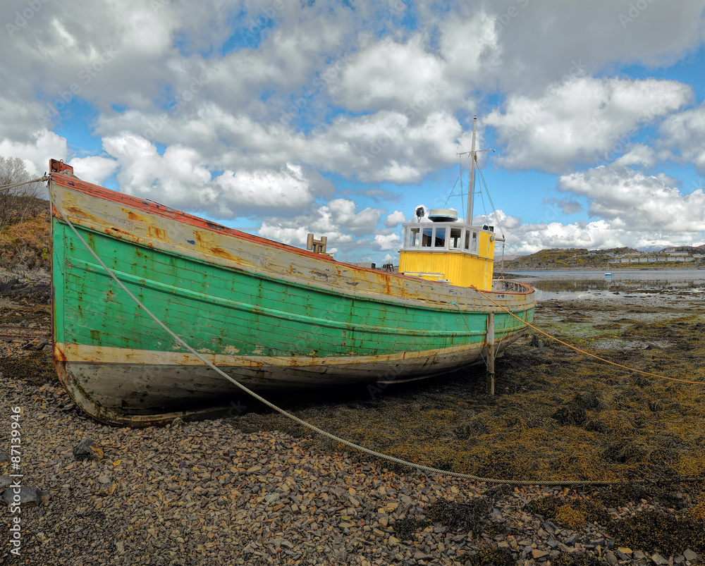 Fishing boat in Kyleakin Fishing boat in Kyleakin