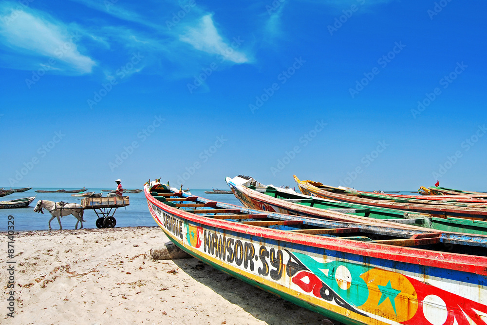 Pirogues de pêche, Sénégal. - obrazy, fototapety, plakaty 