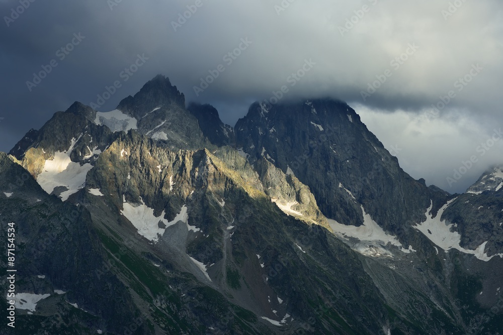 Obraz premium Gloomy summit