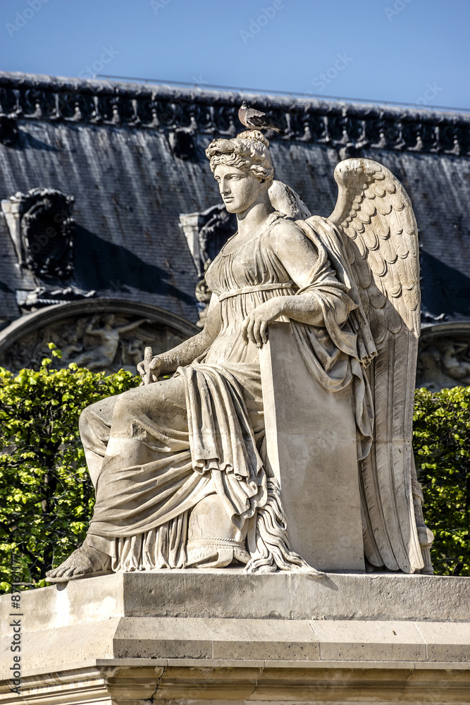 Angel statue at Triumphal Arch (Arc de Triomphe du Carrousel).