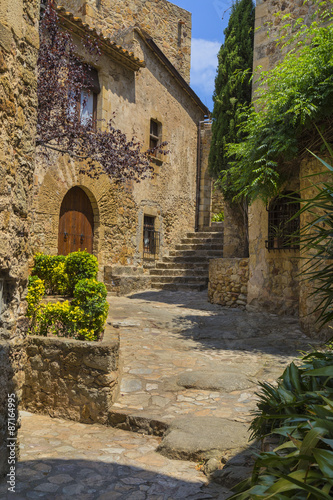 Fototapeta Naklejka Na Ścianę i Meble -  Medieval old town cityscape in Pals, Catalonia