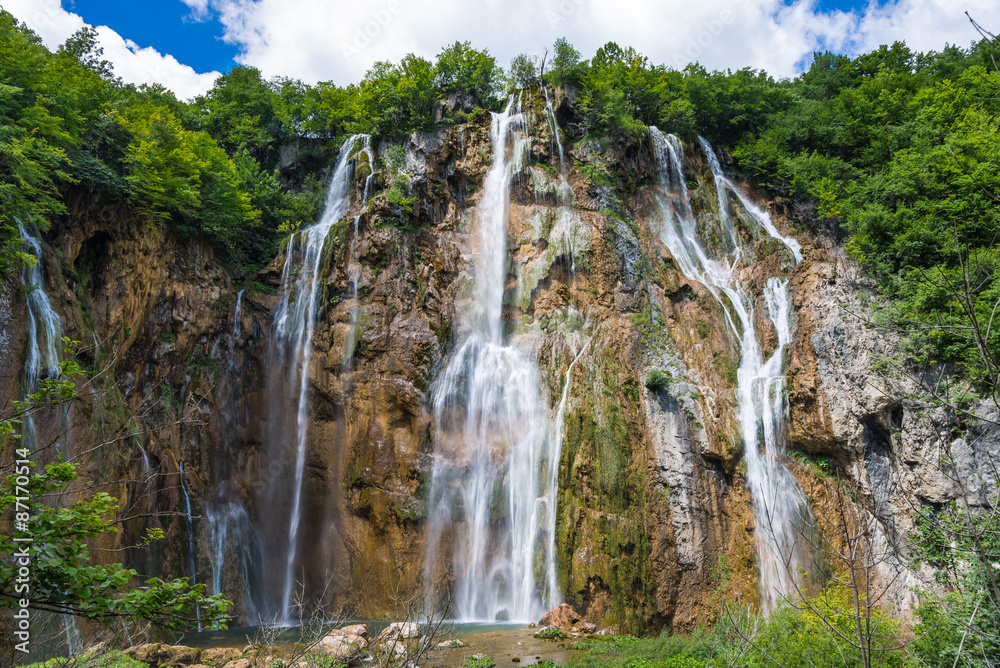 Great waterfall on the river Plitvice 2.