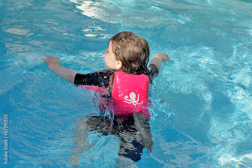 gilet pour flotter dans l'eau photo