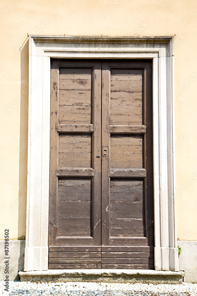 Fototapeta premium old door in wood and traditional texture nail