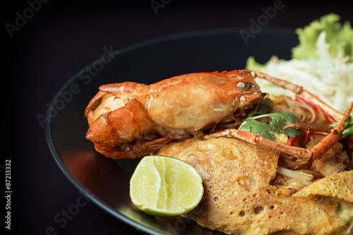 Pad thai, fry noodles with shrimp