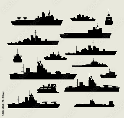 Canvas Print silhouettes of warships