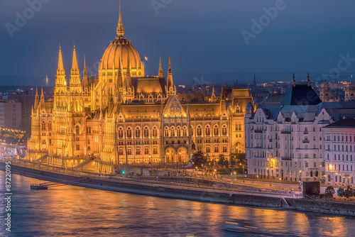 The Hungarian Parliament Building in Budapest © krivinis
