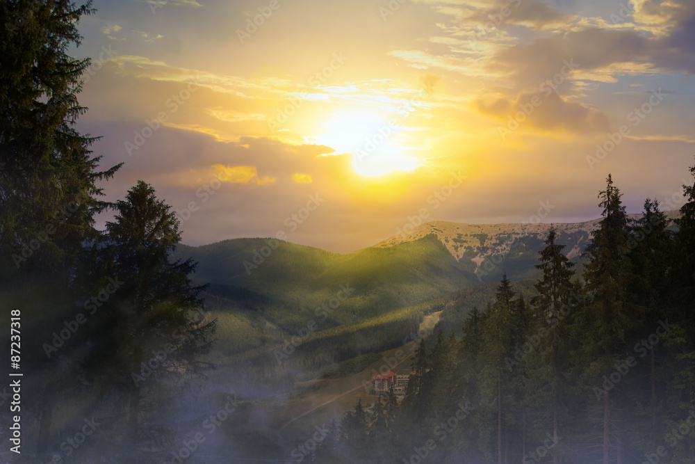 Naklejka premium sunrise in the mountains