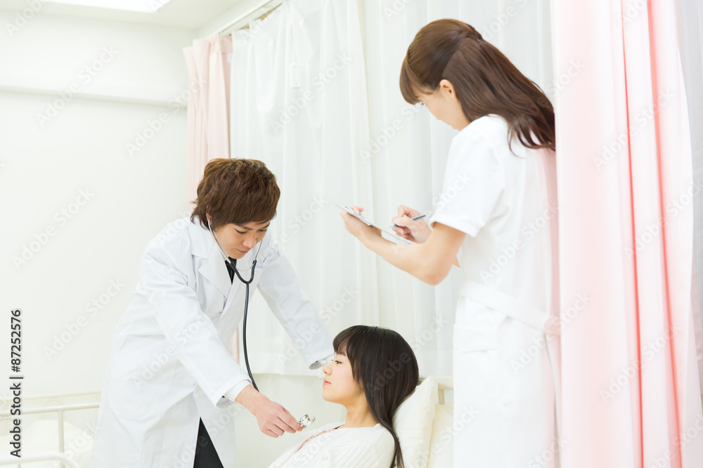 Obraz premium 病室の医師と患者