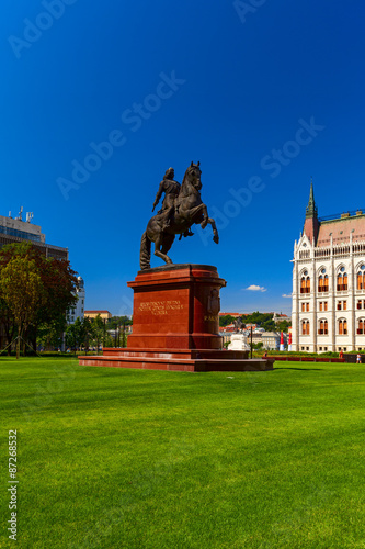 rakoczi statue in parliament square