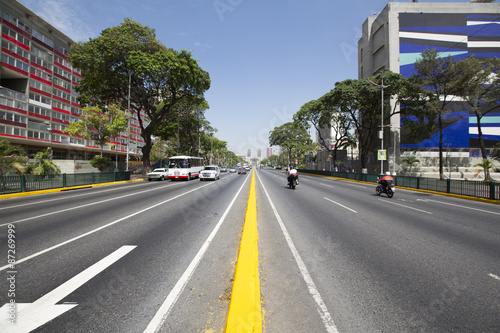 Traffic and center lifestyle in Caracas early in the morning © piccaya
