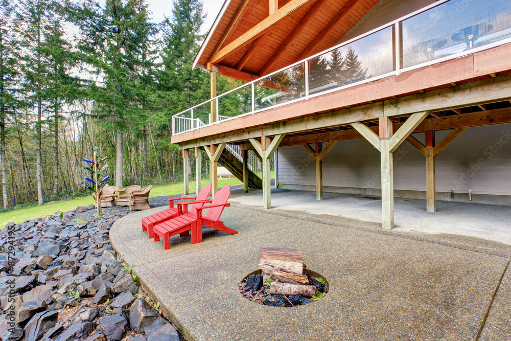 Perfect patio area with built in fire pit. Perfect patio area with built in fire pit.