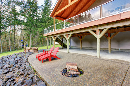 Wallpaper Mural Perfect patio area with built in fire pit. Torontodigital.ca