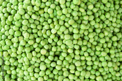 Pile of fresh green peas on display at the Devaraja outdoor market in India