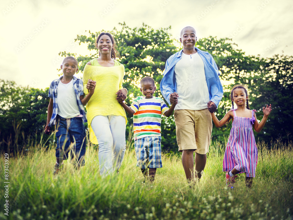 Obraz premium African Family Happiness Holiday Vacation Activity Concept