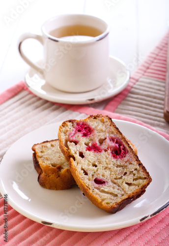 Banana and raspberry cake