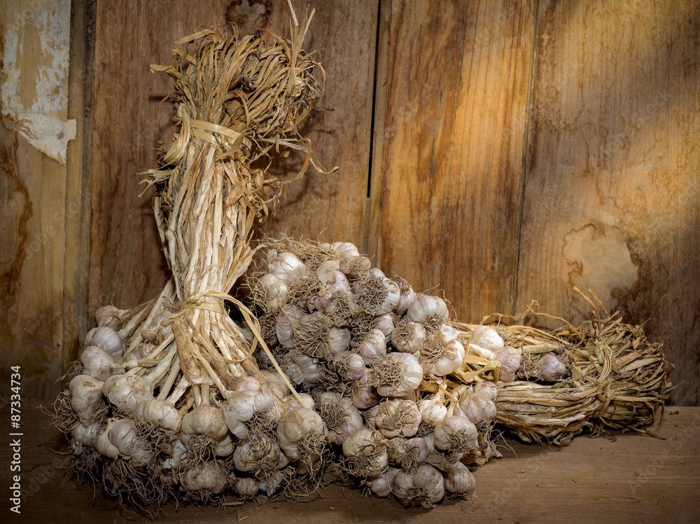Naklejka premium Still life with garlics