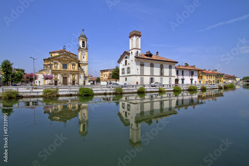 gaggiano sul naviglio in provincia milano lombardia italia chiesa san invenzio e la torre