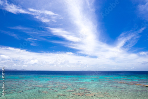 沖縄の海・久高島 