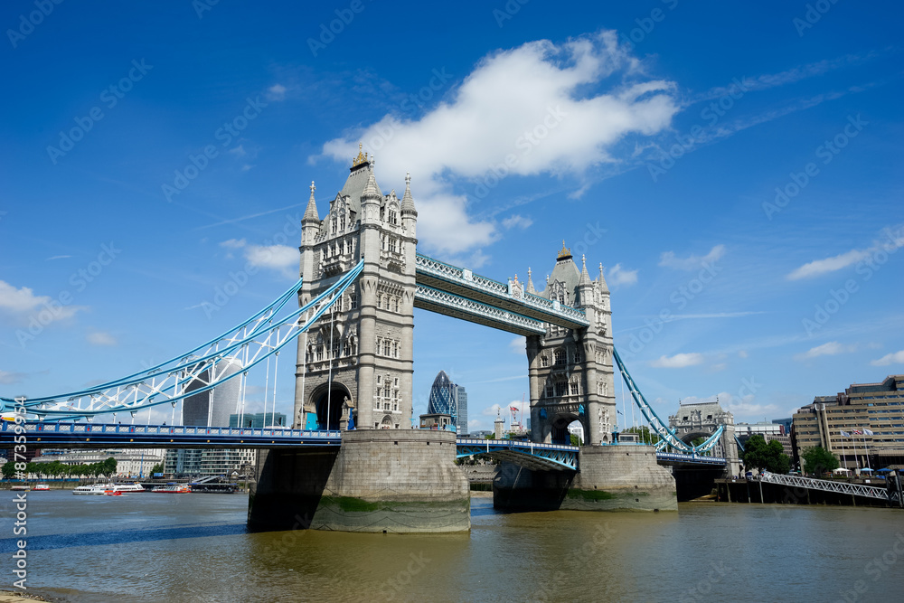 Obraz premium Tower Bridge latem, Londyn, Anglia