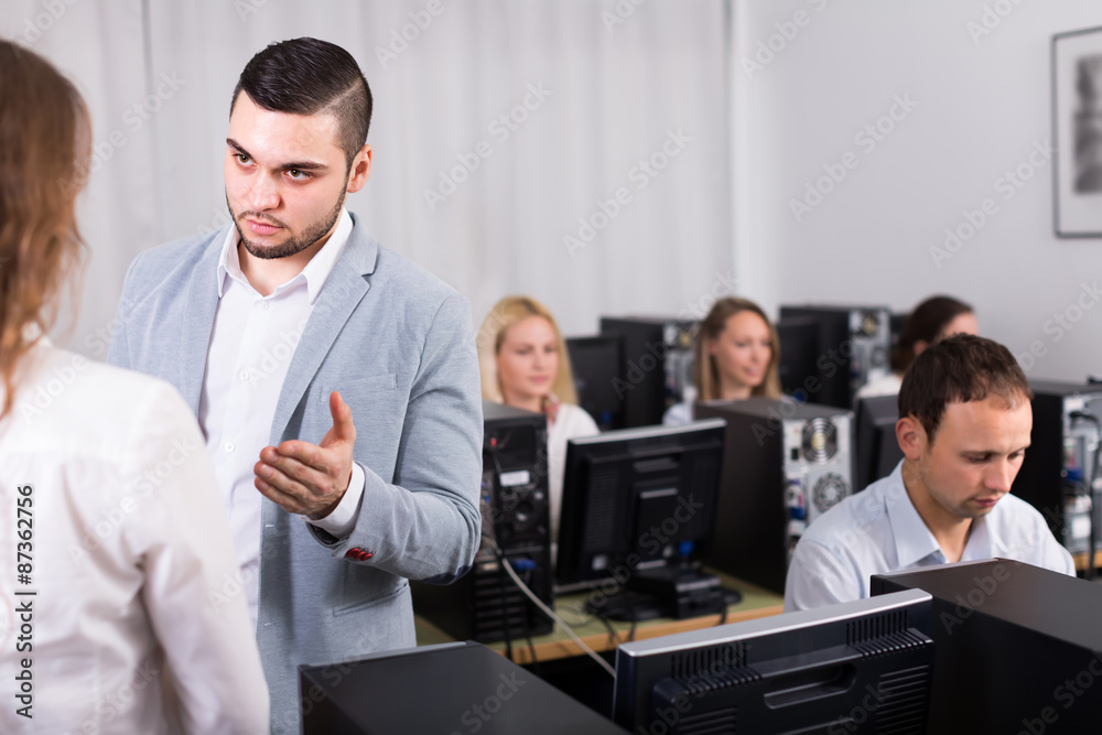 Obraz premium Angry manager displeased of employees.