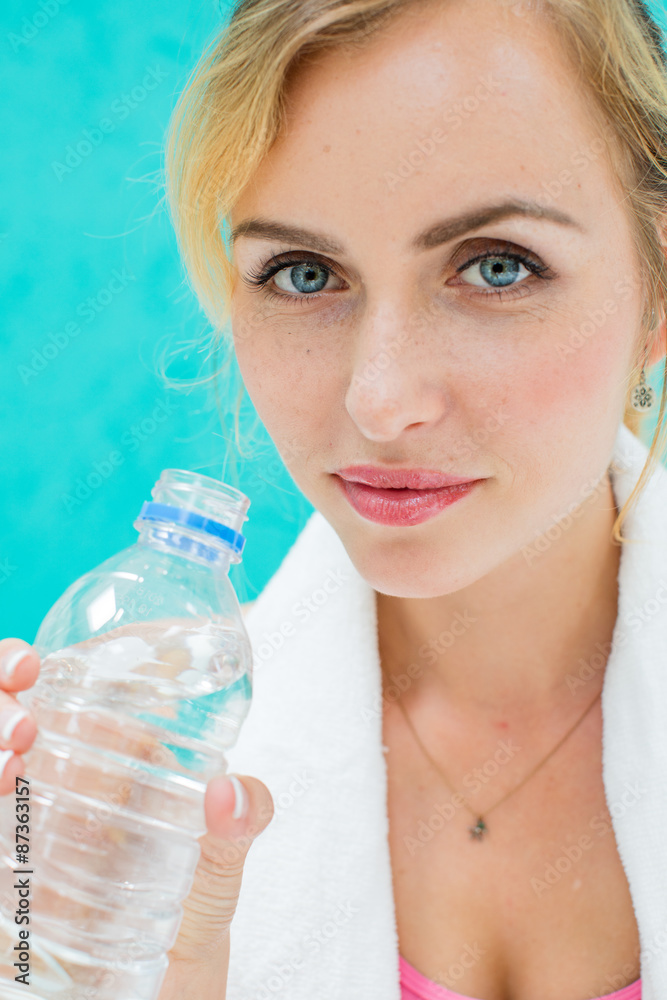 フィットネスする白人女性