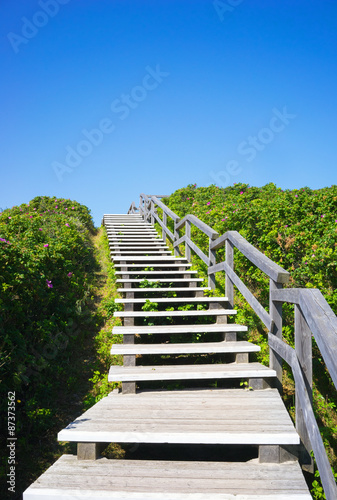 Holztreppe zum Strand