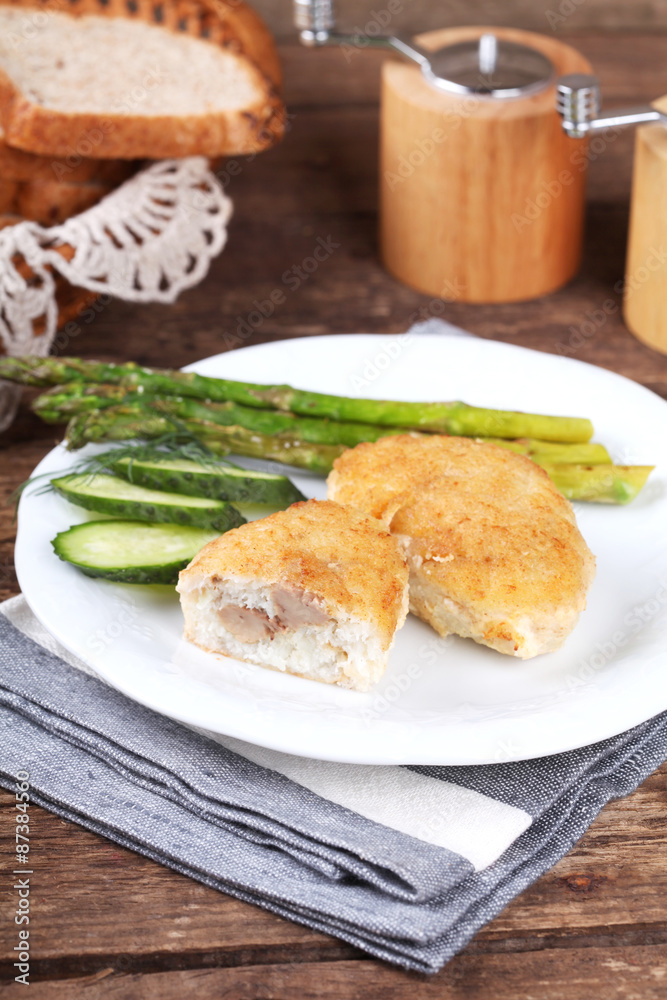 Traditional Russian cuisine - homemade fish patties (zrazy) Traditional Russian cuisine - homemade fish patties (zrazy)