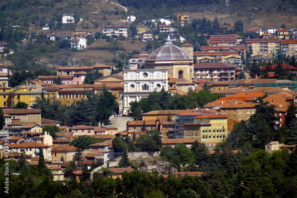 Italia,Abruzzo, L'Aquila prima del terremoto.La città e San Bernardino.