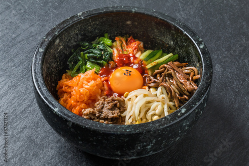 ビビンパ　韓国料理　bibimbap Korean food