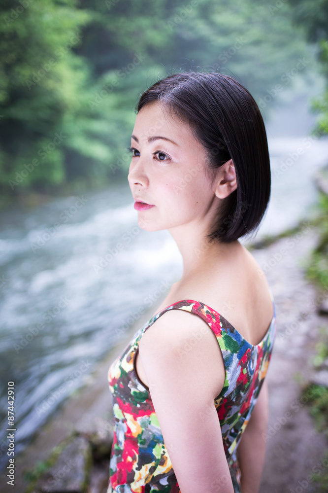 雨の渓谷でのポートレート 雨の渓谷でのポートレート