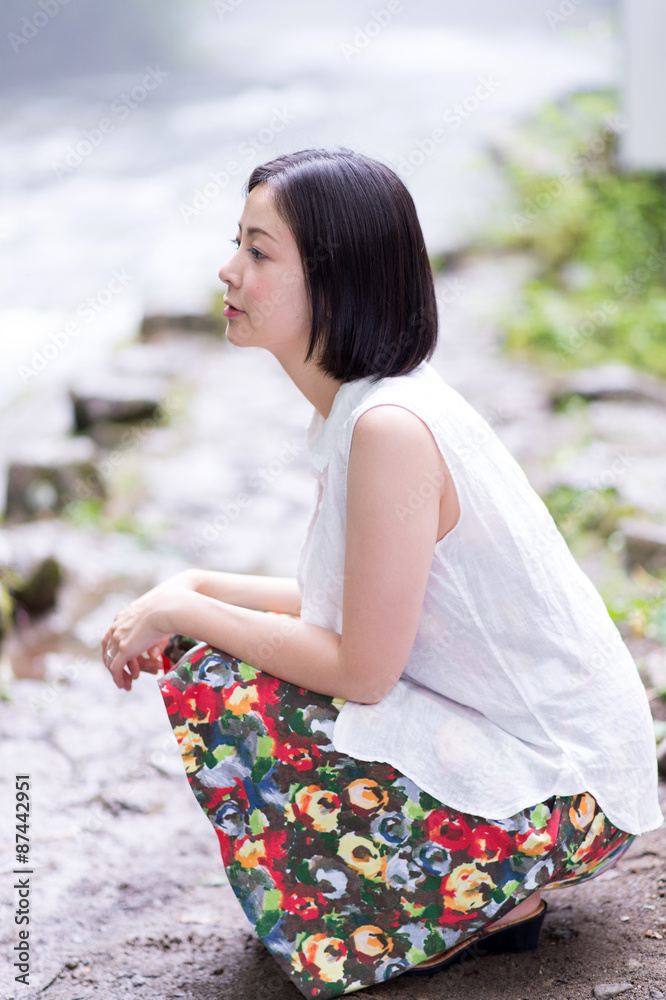 Naklejka premium 雨の渓谷でのポートレート