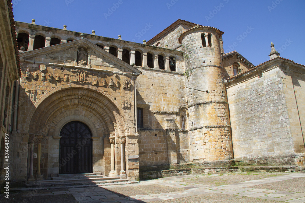 Colegiate Church from the 12th and 13th centuries in Romanesque style.Santillana del Mar, Spain