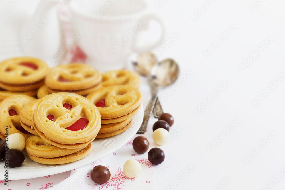 biscuits with jam