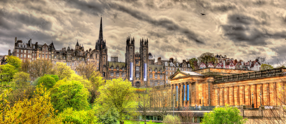 Naklejka premium View of New College and the National Gallery of Scotland in Edin
