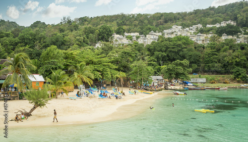 Fotografie Beautiful sandy beach in Ocho Rios, Jamaica