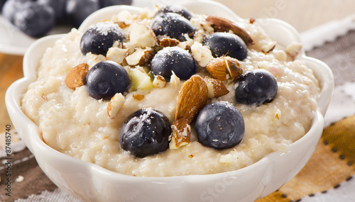 Oatmeal with blueberries for a healthy Breakfast.
