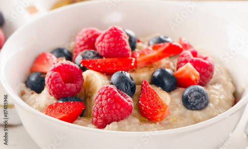 Oatmeal with Berries for Healthy Breakfast.
