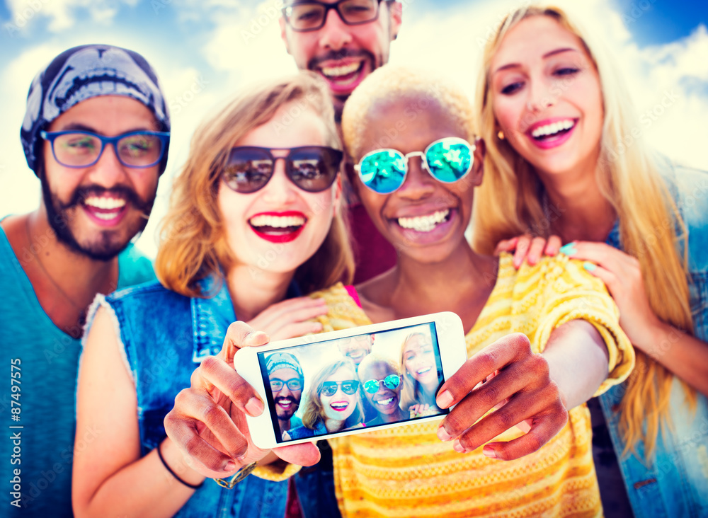 Obraz premium Diverse Summer Friends Fun Bonding Selfie Concept