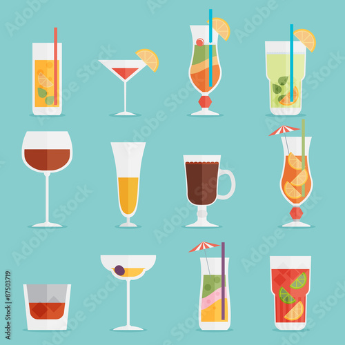Alcohol drinks and cocktails icon set in flat design style.