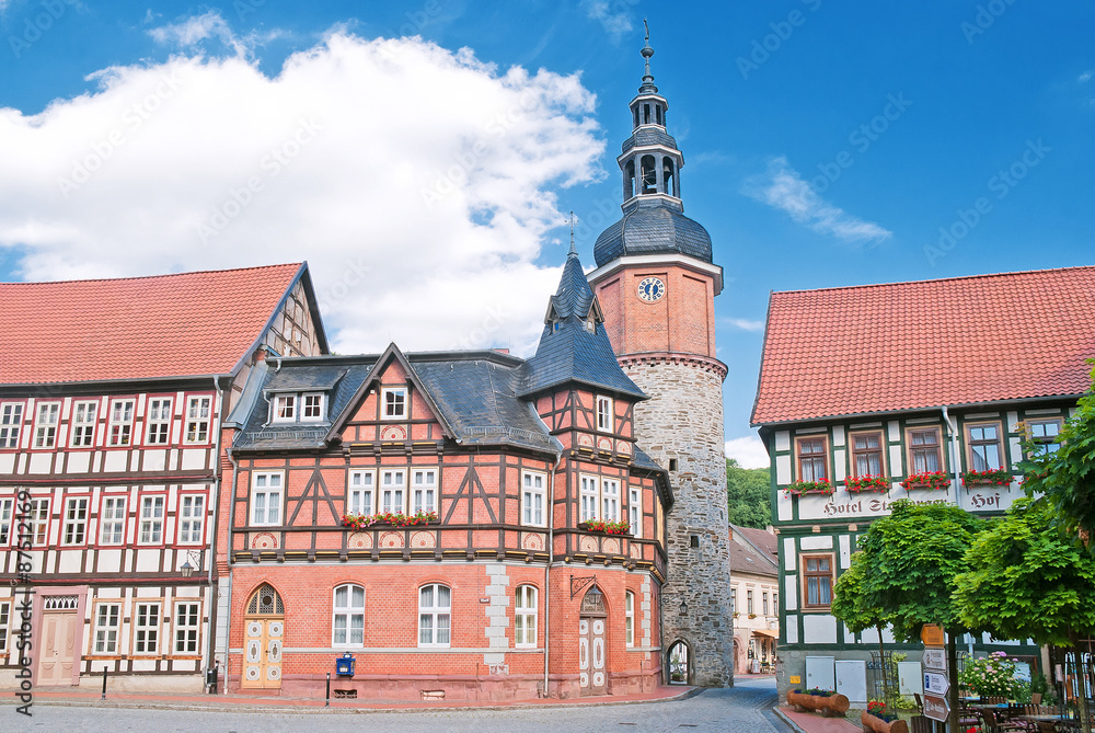 Obraz premium Stolberg im Harz mit Saigerturm und Marktplatz